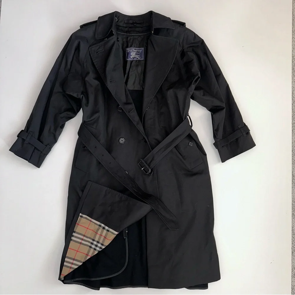 Burberry Black Trench Coat with Signature Beige Nova Check Lining - Picture 3 of 16